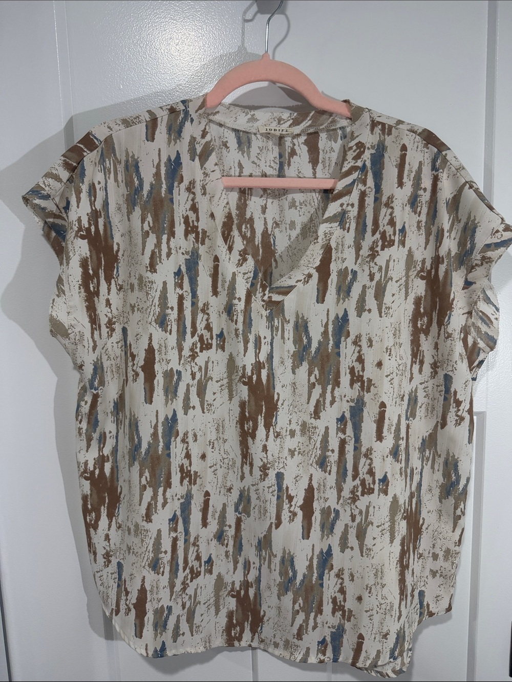 Jodifl V-Neck Cap Sleeve Blouse - Brown/Blue